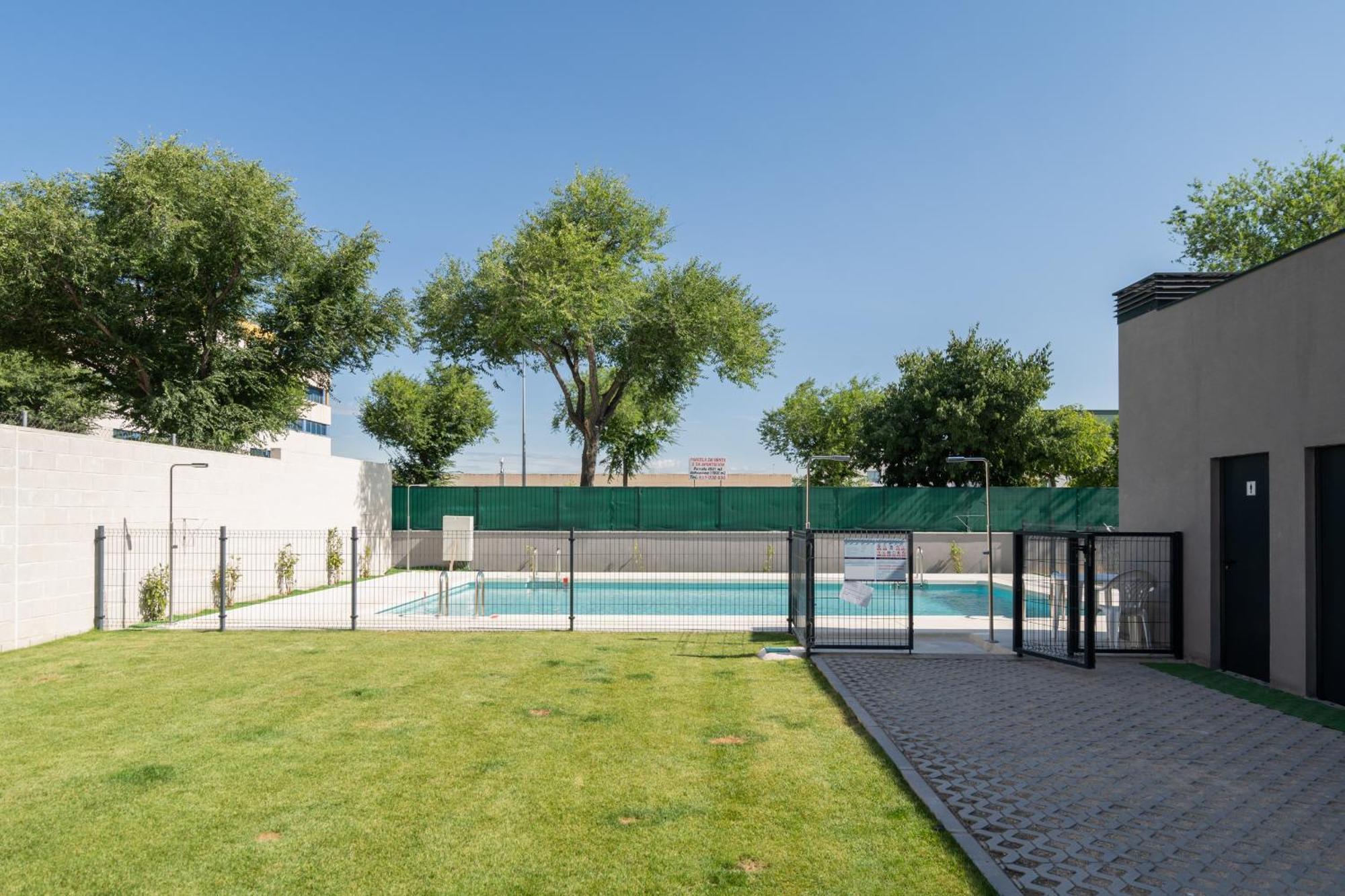 Loft Reformado Industrial Con Garaje Alquiler Temporal Apartment Madrid Exterior photo