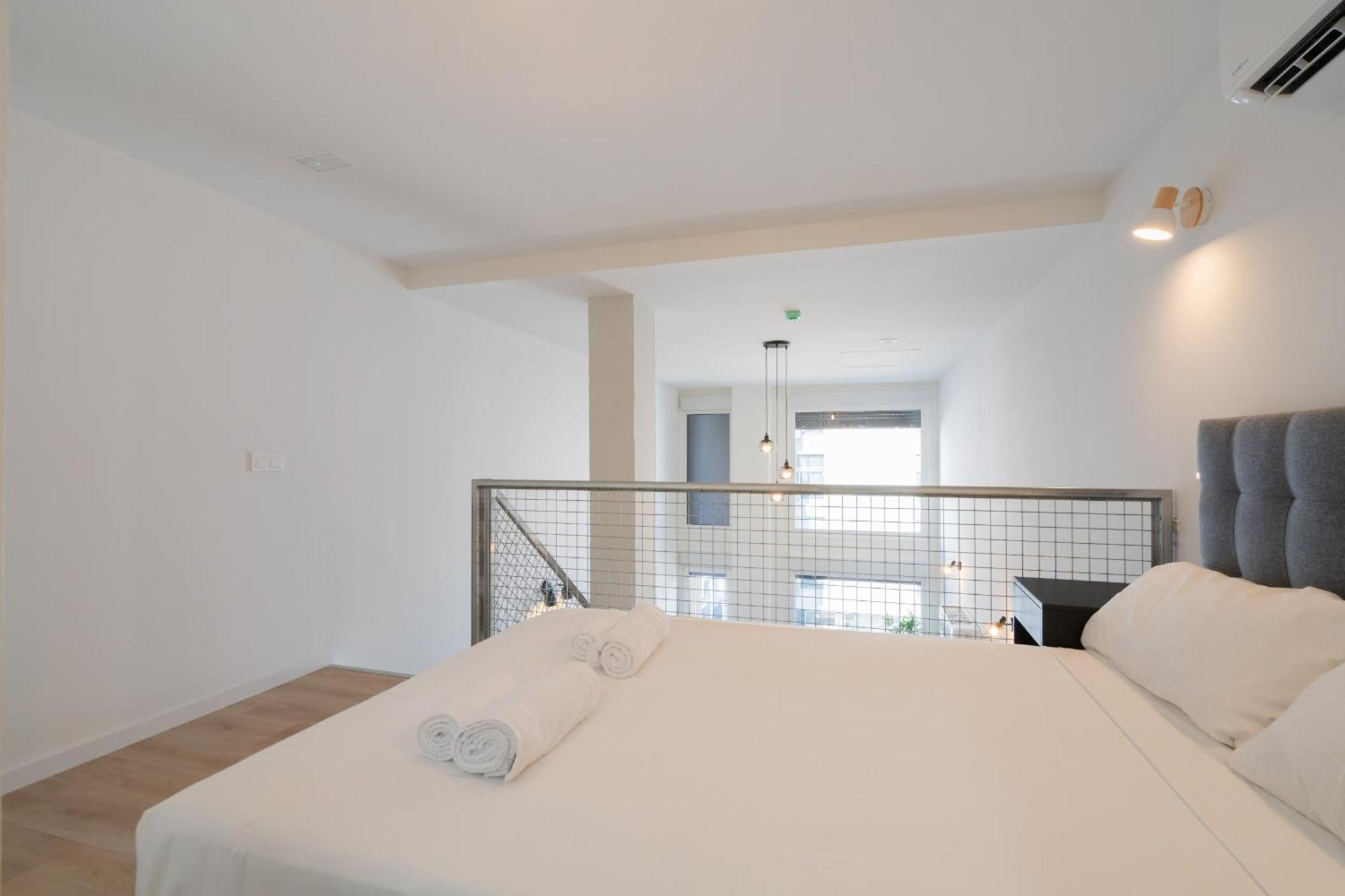 Loft Reformado Industrial Con Garaje Alquiler Temporal Apartment Madrid Exterior photo