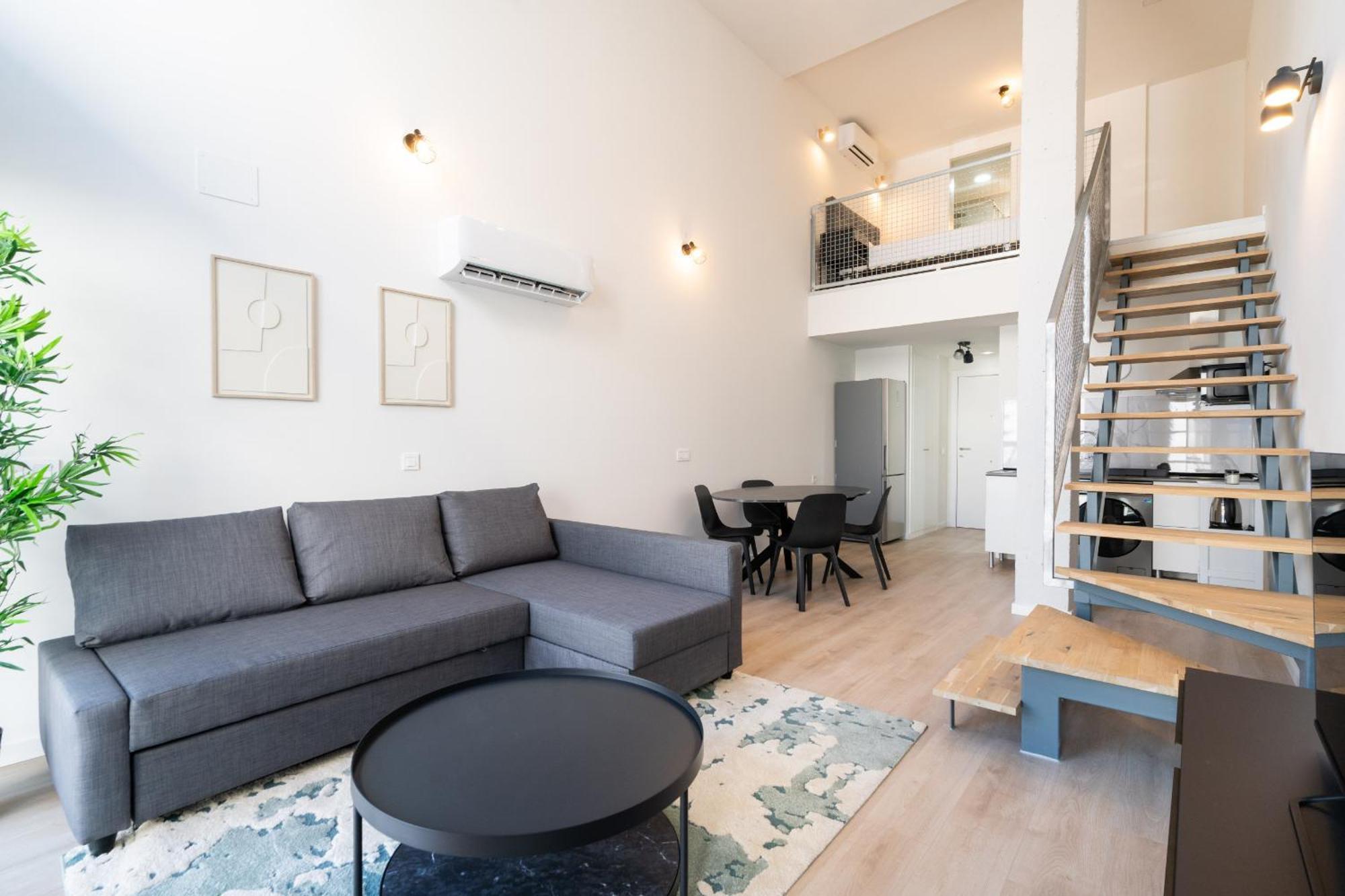 Loft Reformado Industrial Con Garaje Alquiler Temporal Apartment Madrid Exterior photo