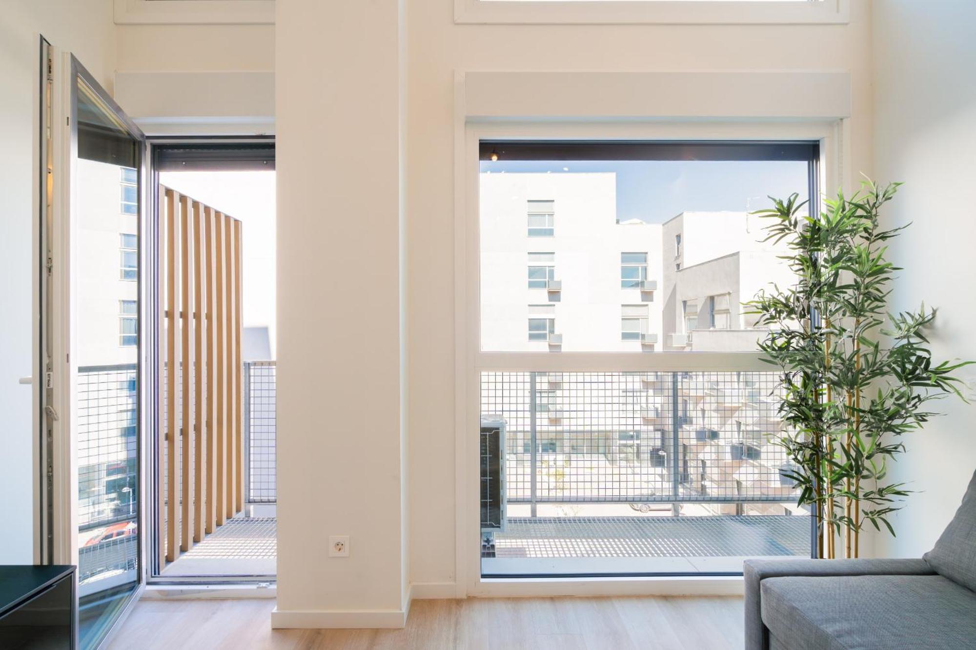 Loft Reformado Industrial Con Garaje Alquiler Temporal Apartment Madrid Exterior photo